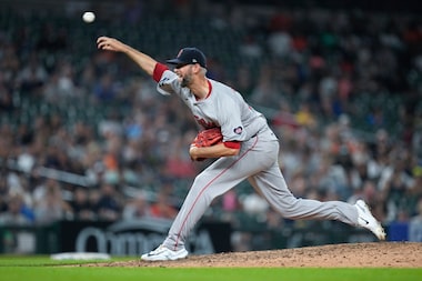 Veteran reliever Chris Martin makes a comeback to his hometown team with a one-year contract from the Texas Rangers